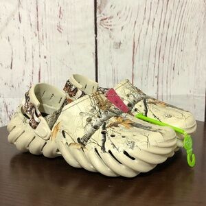 CROCS X REAL TREE EDGE  Echo Clog Womens 7 NWT limited edition
